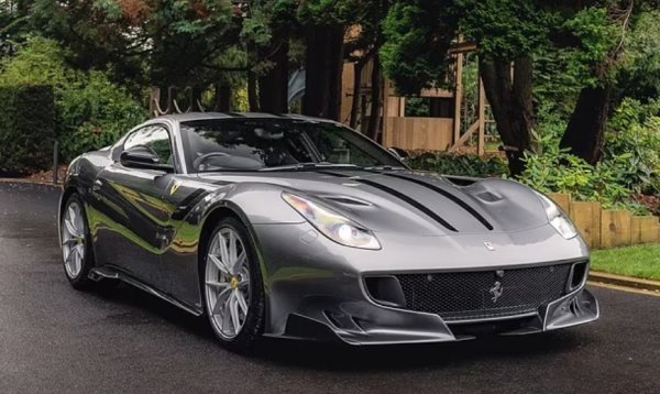 Това Ferrari F12 TDF преди е било собственост на певеца на Jamiroquai -  Джей Кей. Колата се класира на 28-мо място в списъка, след като беше продадена през 2016 г. за 1,02 милиона долара.
